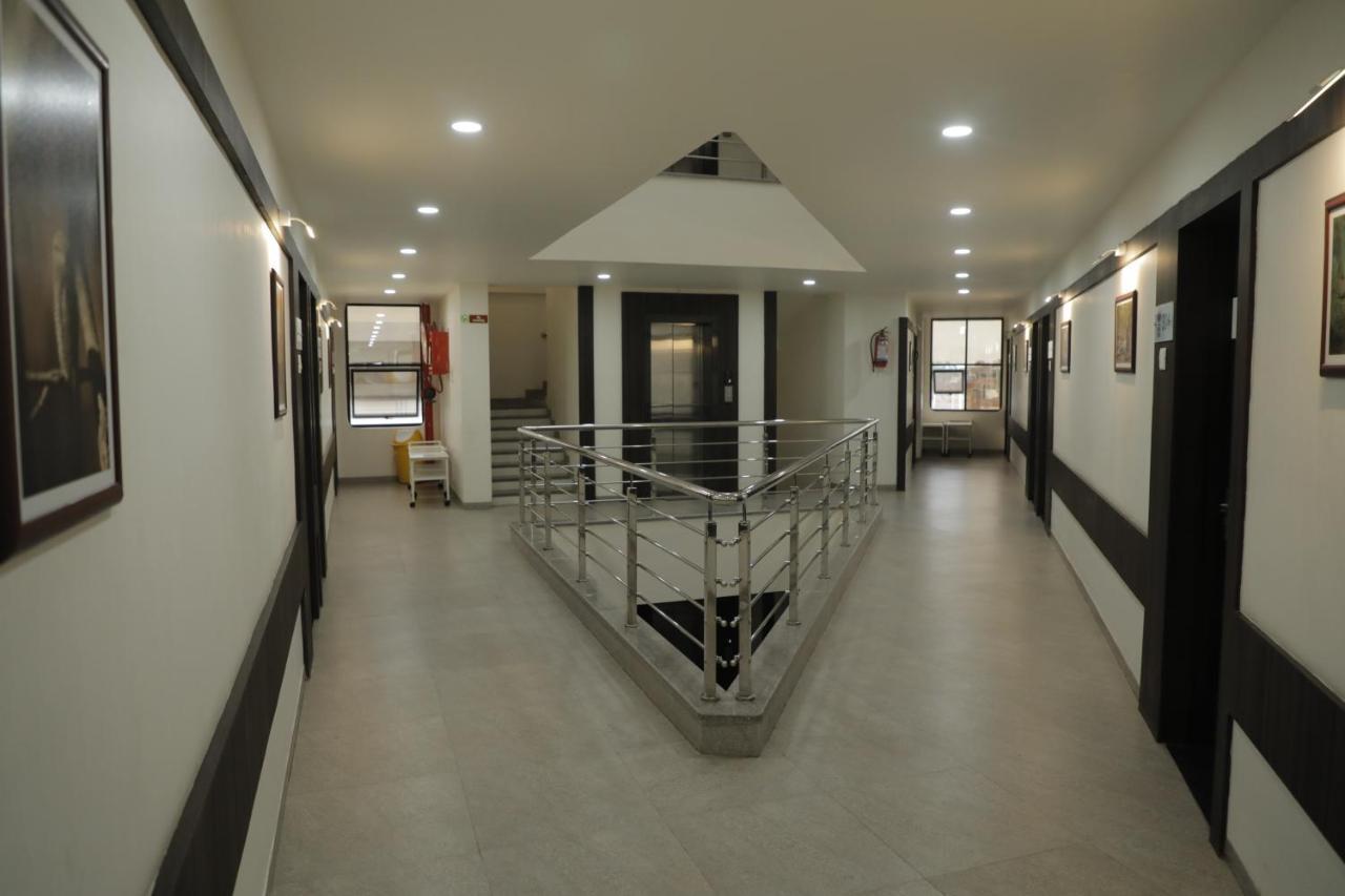 Hotel Lotus Chandrapur Exterior photo