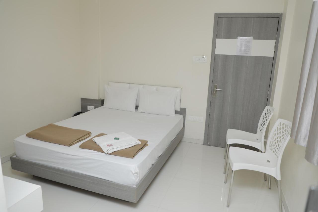 Hotel Lotus Chandrapur Exterior photo