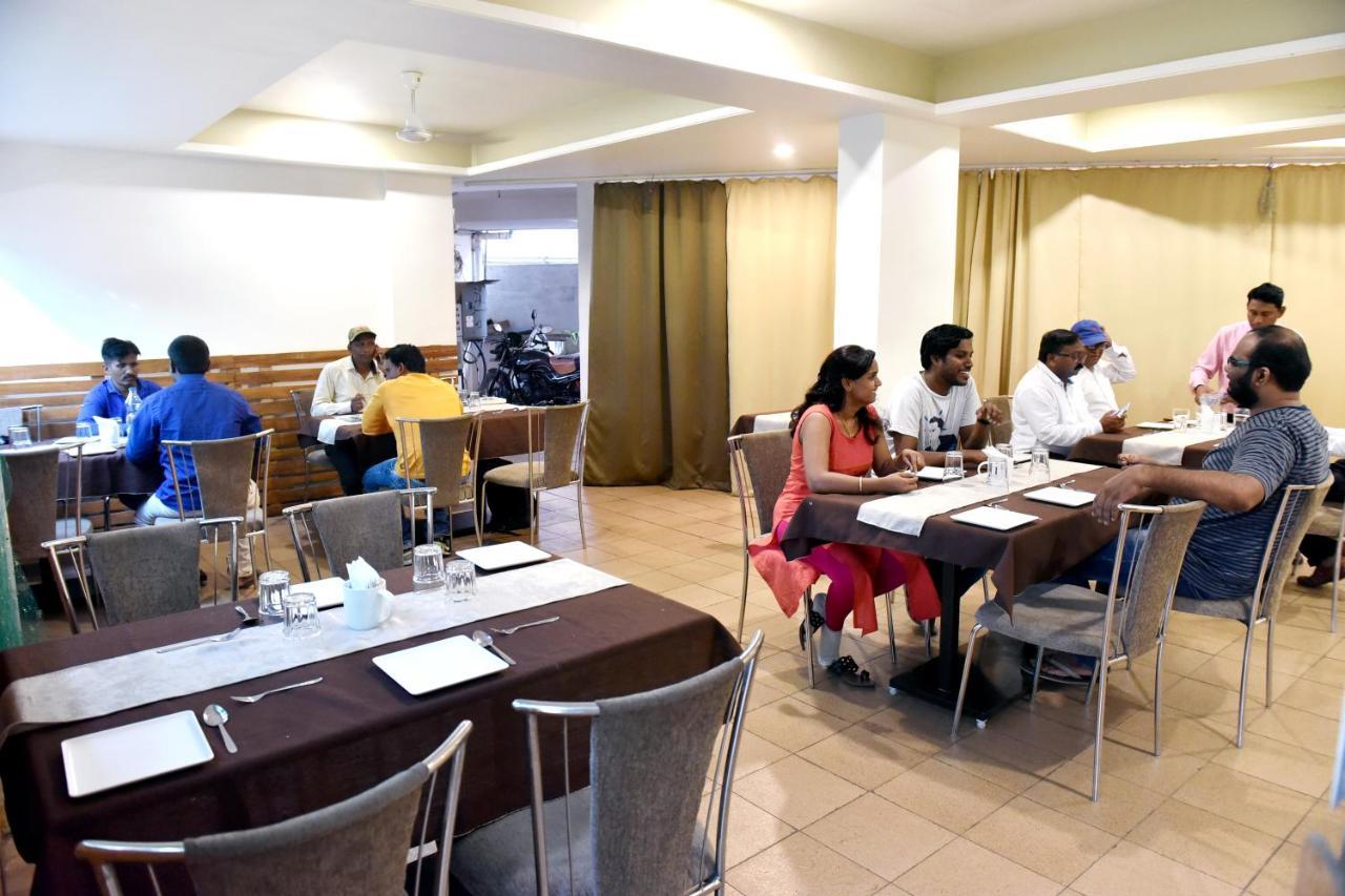 Hotel Lotus Chandrapur Exterior photo